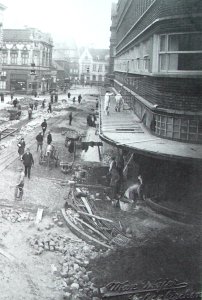 Letzte Arbeiten an der Fassade 1927. Ausschnitt aus einem Foto von Max Meier, Gelsenkirchen. Quelle: ISG/Stadtarchiv Gelsenkirchen,